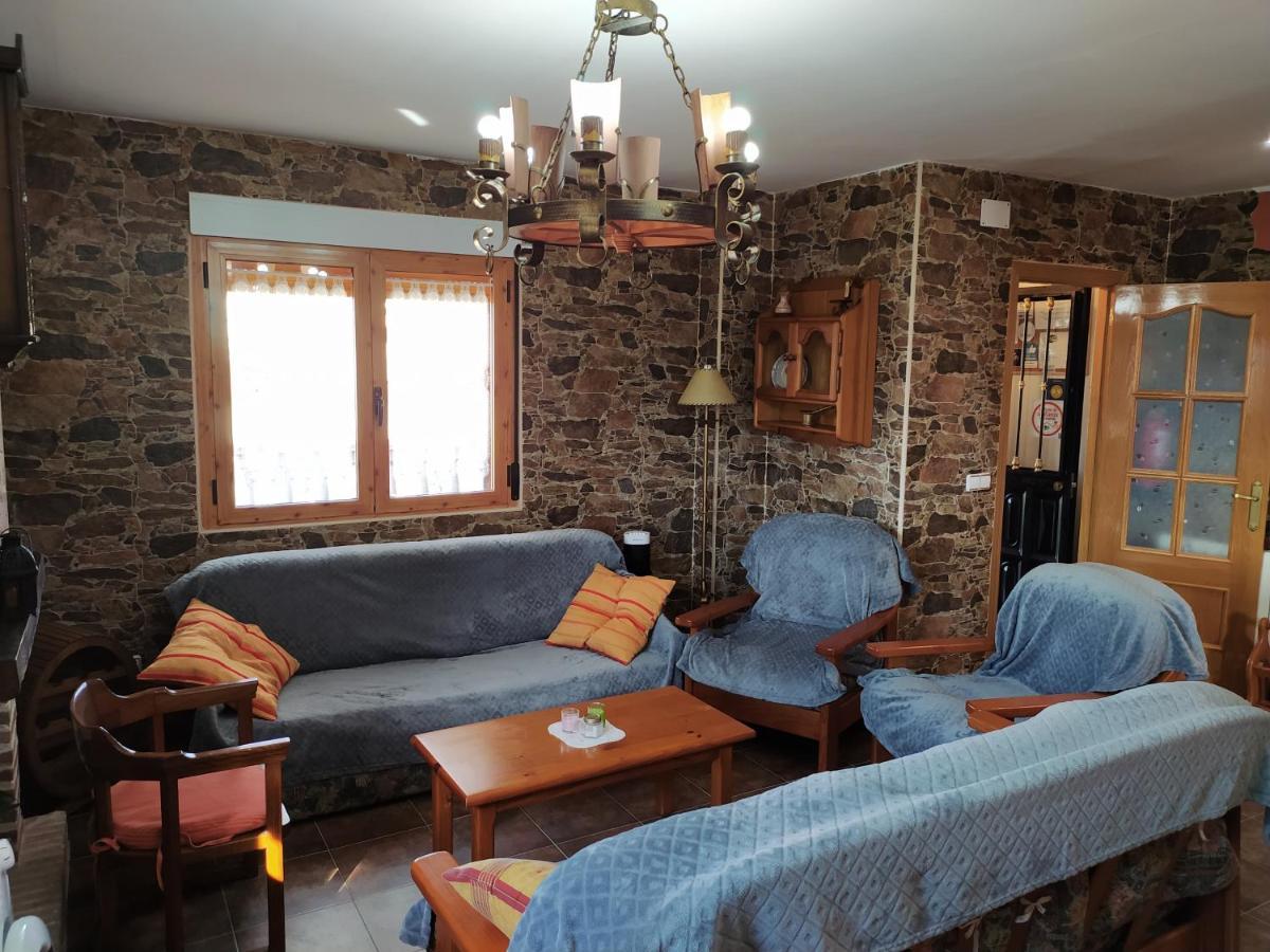 Valdefuentes de Sangusín Casa Rural Mi Descanso מראה חיצוני תמונה