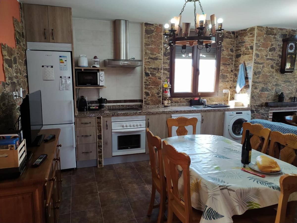 Valdefuentes de Sangusín Casa Rural Mi Descanso מראה חיצוני תמונה