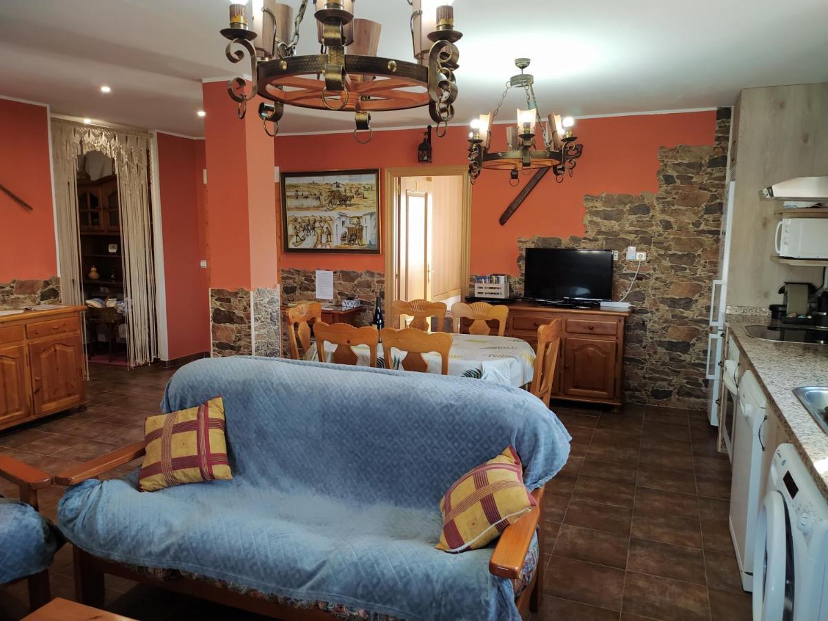 Valdefuentes de Sangusín Casa Rural Mi Descanso מראה חיצוני תמונה